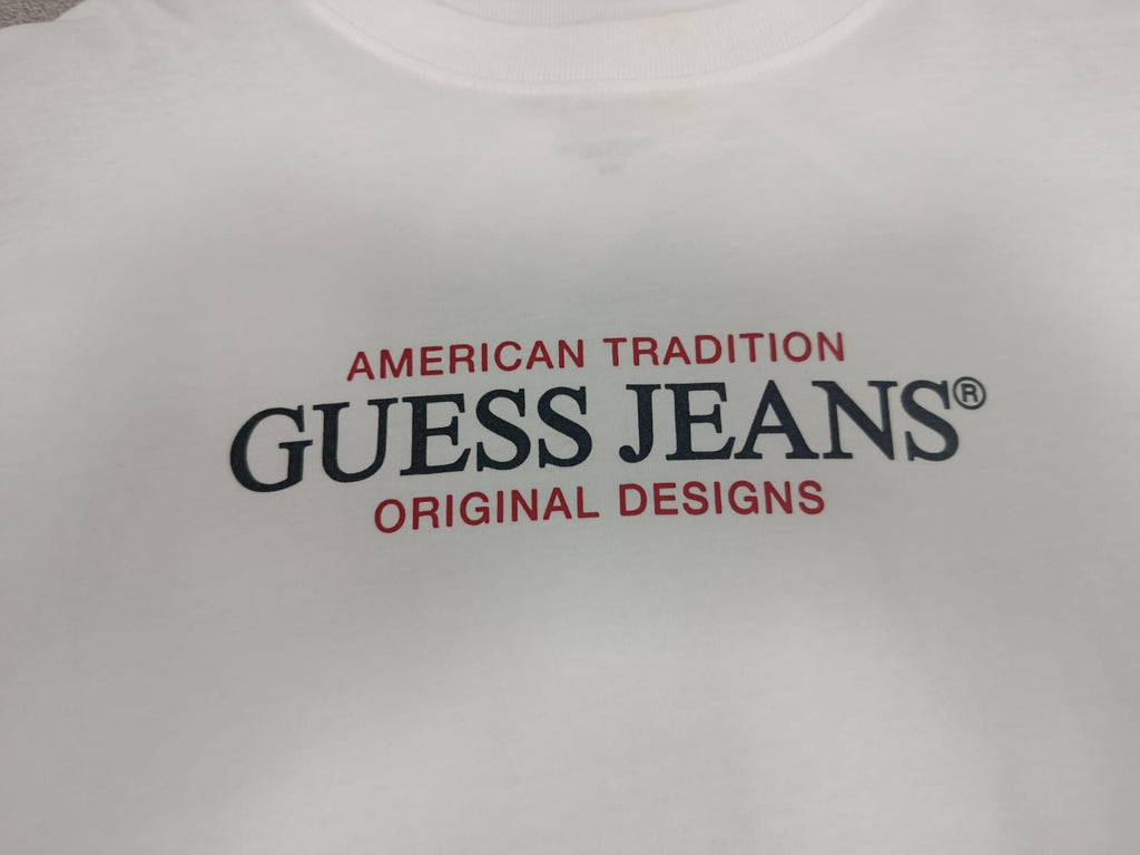 Camiseta GUESS Jeans Oversized – Blanca Premium