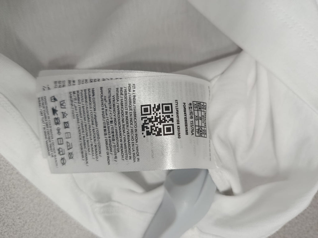 Camiseta GUESS Jeans Oversized – Blanca Premium